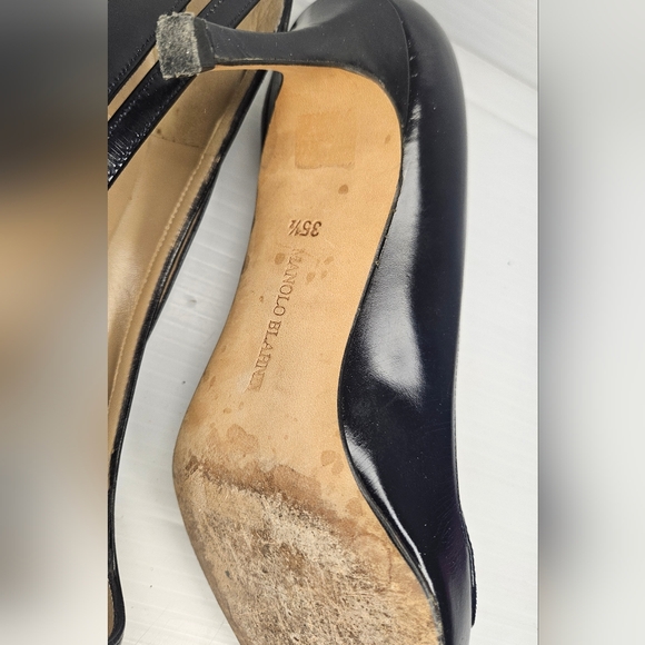 Authentic Manolo Blahnik Navy Blue Patent Leather Classic Pumps Size 35.5 - Picture 9 of 10